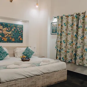 3* Bed & Breakfast Safarnama - A Boutique
