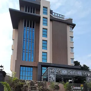The Pinnacle Sarnath Hotell